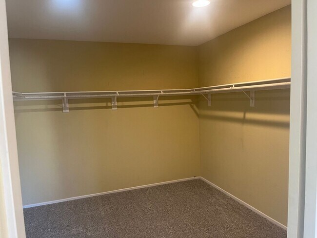 Building Photo - Spacious 4 Bedroom in Menifee