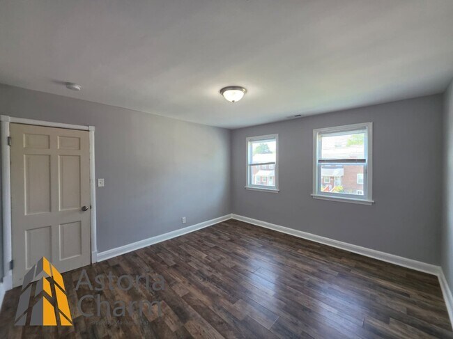 Building Photo - 1015 Lyndhurst St