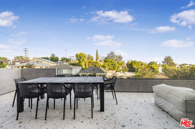 Building Photo - 10563 Ashton Ave