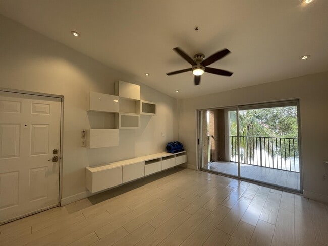 Building Photo - 2031 Renaissance Blvd