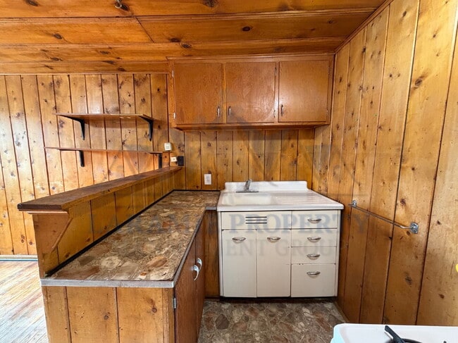 Building Photo - 1 Bedroom 1 Bathroom Apartment