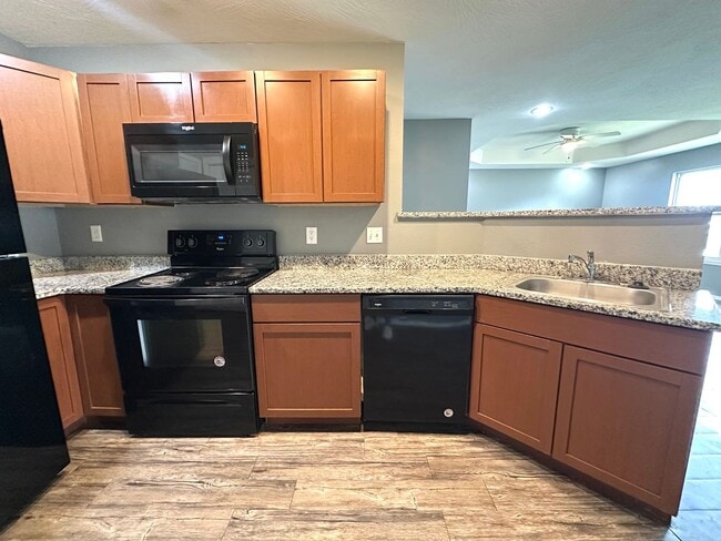 Building Photo - Comfortable 3 Bed Duplex in Convenient Ozark Location