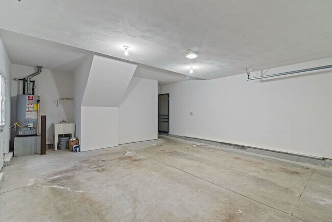 Building Photo - Burbage Grant 4 bedrooms- Ready Now!