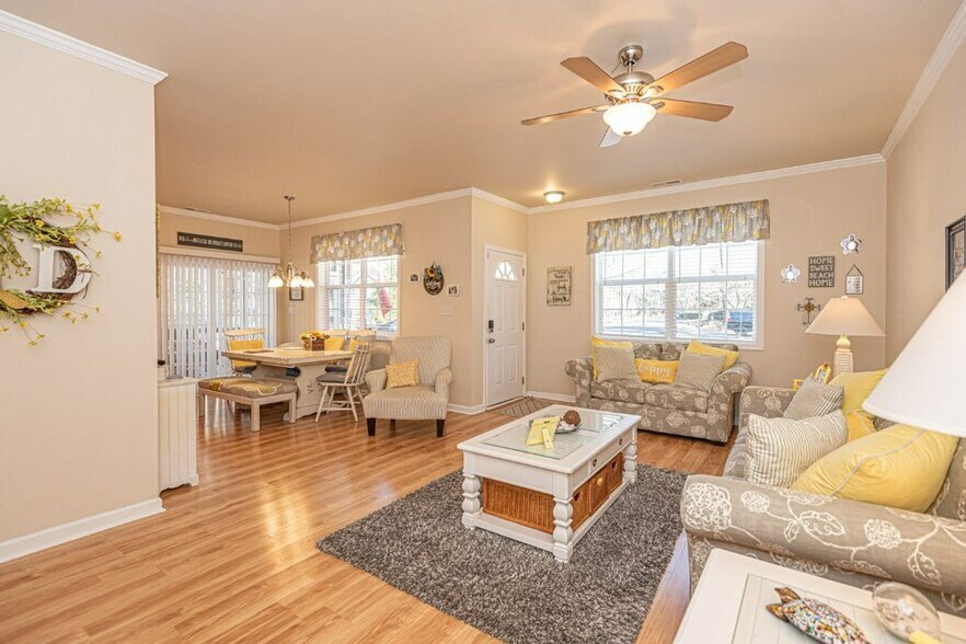 Building Photo - 29 Burr Hill Dr