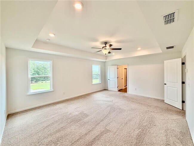 Building Photo - 215 Foxhill Dr