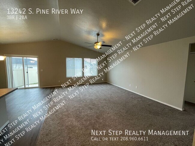 Building Photo - 13242 S Pine River Way