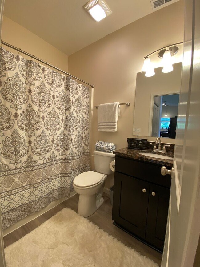 Building Photo - Modern 3 Bedroom Home on Bloomington's West Side