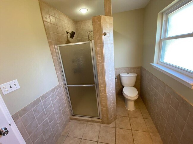 Building Photo - 13003 Algerita Terrace