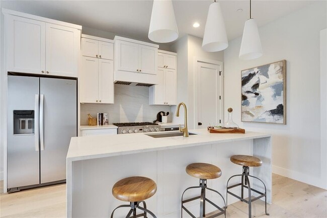 Building Photo - 1937 E 38th 1/2 St