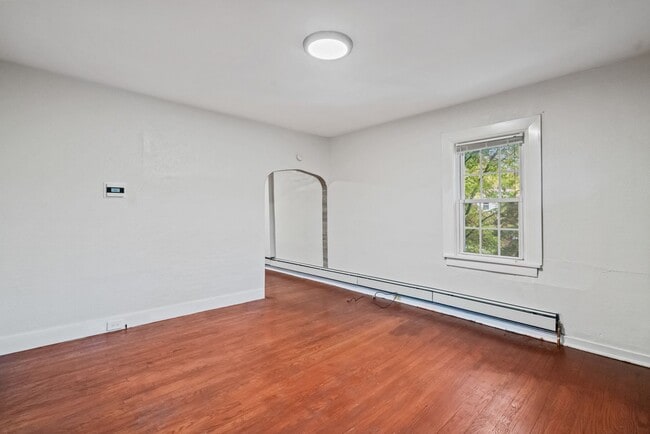 Building Photo - MOVE IN SPECIAL! SCORE HALF OFF 1ST MONTH'...