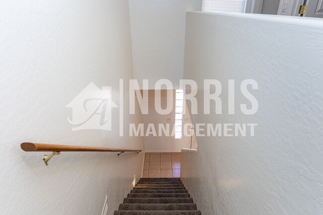 Building Photo - 13971 S Rosemont Rd