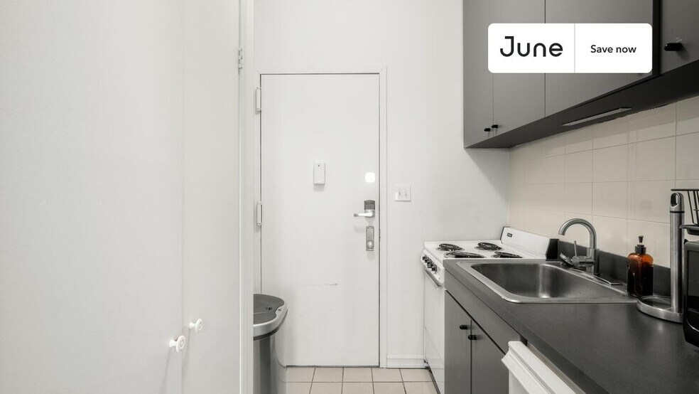 Building Photo - 418 W 49th St