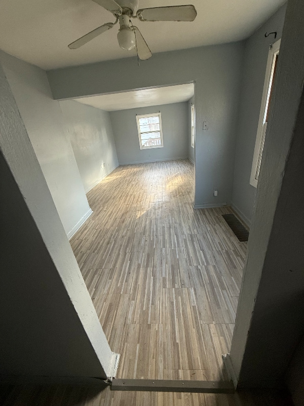 Building Photo - 10112 Cloverdale Dr