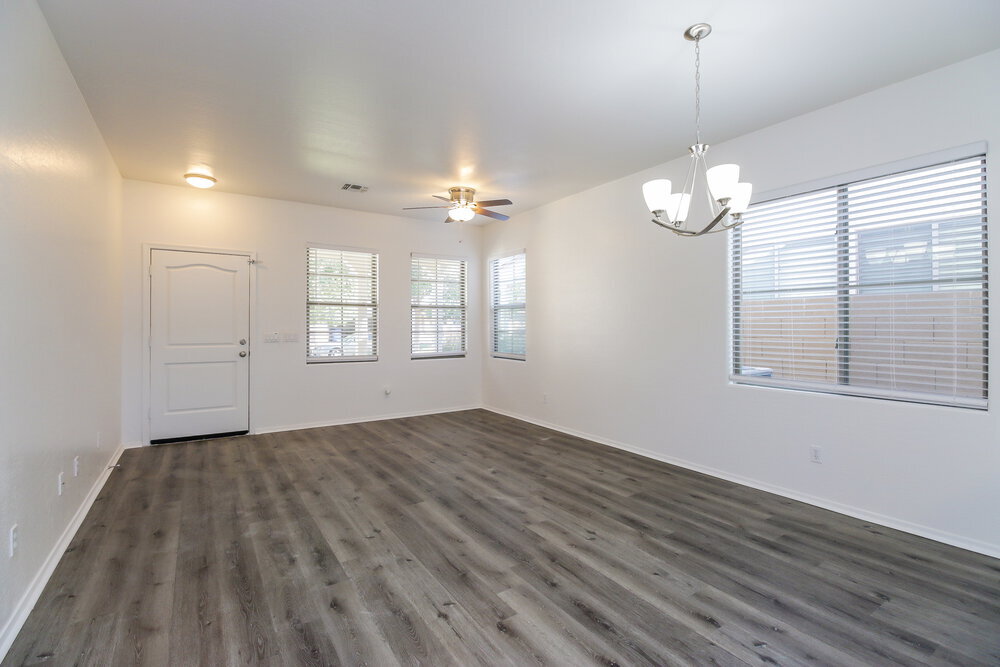 Building Photo - 2331 W St Catherine Ave