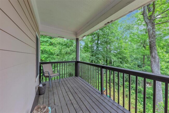 Building Photo - 3440 Burdett Ct