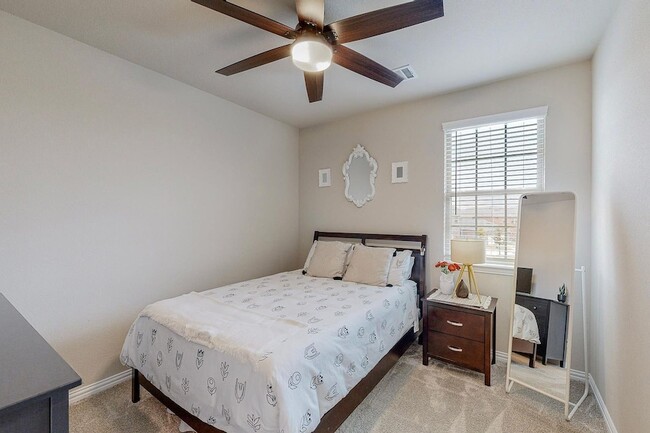 Building Photo - 7524 Redondo Dr