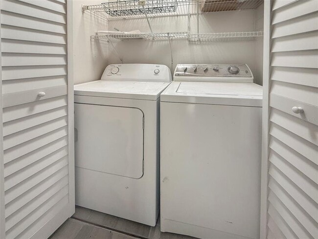 Building Photo - 4958 Village Garden Dr