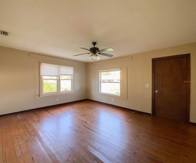 Building Photo - 830 N Combee Rd