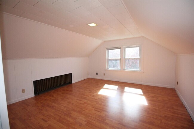 Building Photo - 63 Foster St