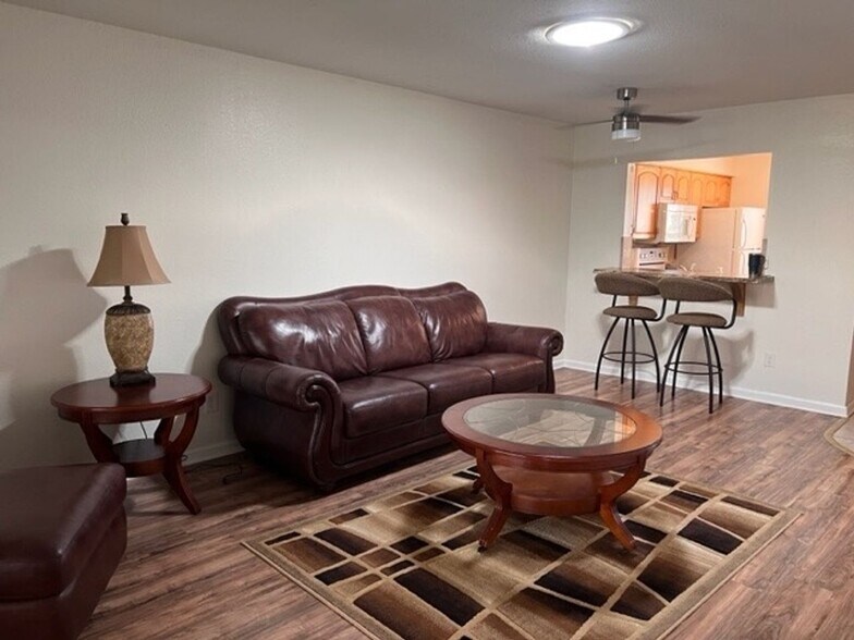 Building Photo - 6300 South Pointe Blvd