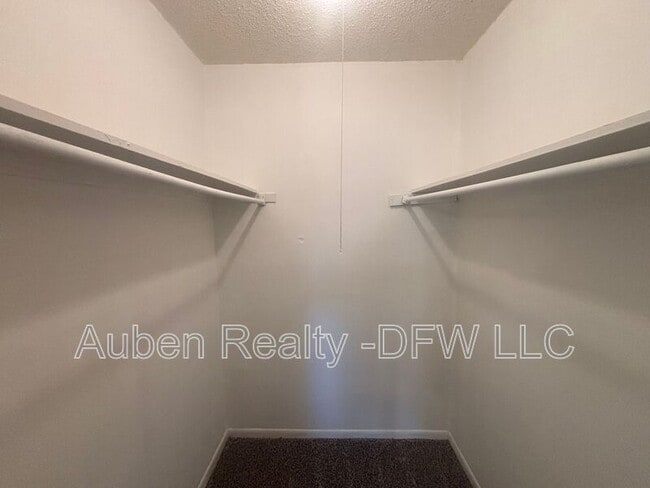 Building Photo - 1510 Blackwell Dr