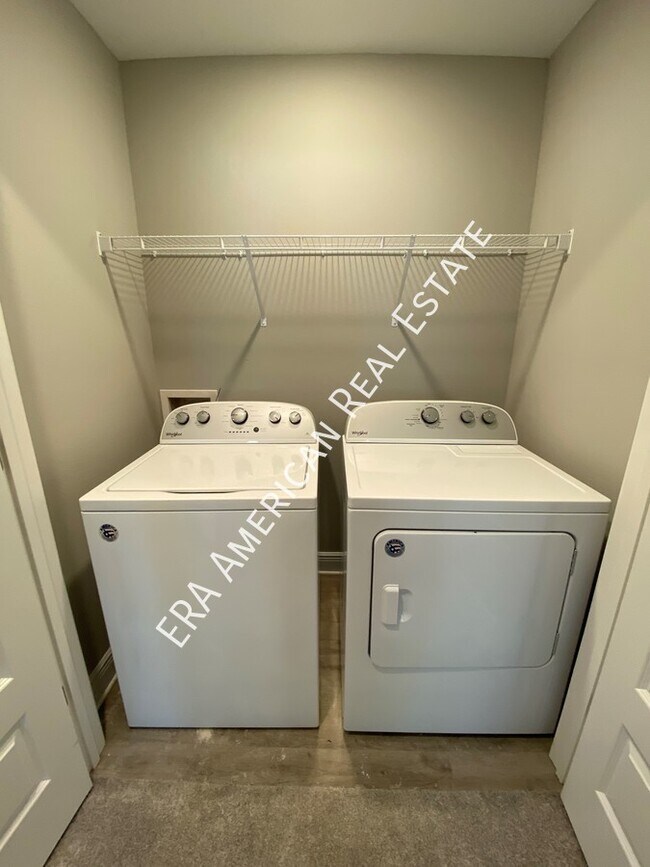 Building Photo - 1004 Grace Ln