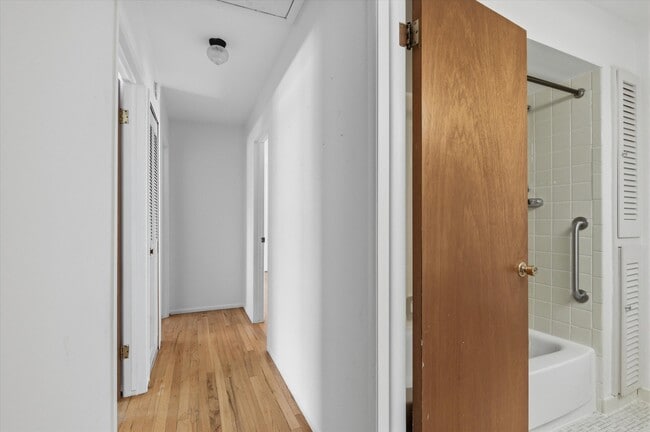 Building Photo - 1510 Barnard Rd