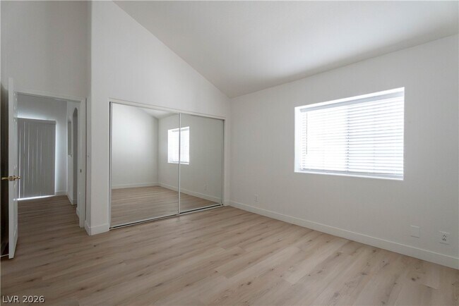 Building Photo - 356 Seine Way