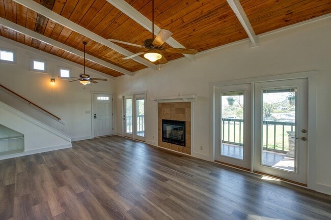 Building Photo - 758 Sandy Mountain Dr