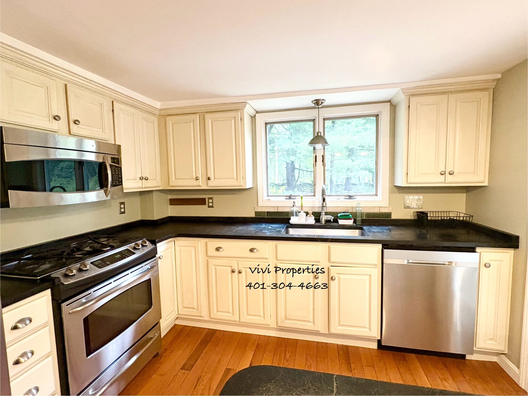 ~Kitchen - 365 Woodville Rd