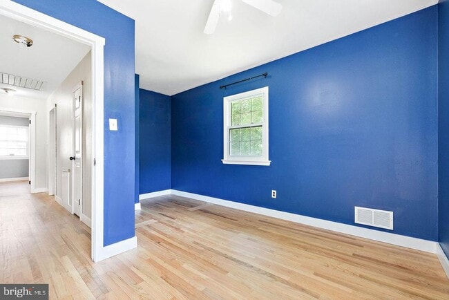 Building Photo - 13 Sturbridge Dr