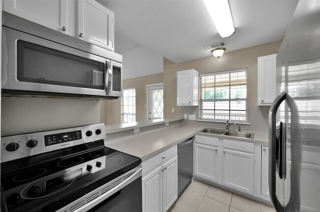 Building Photo - 1141 Lovett St