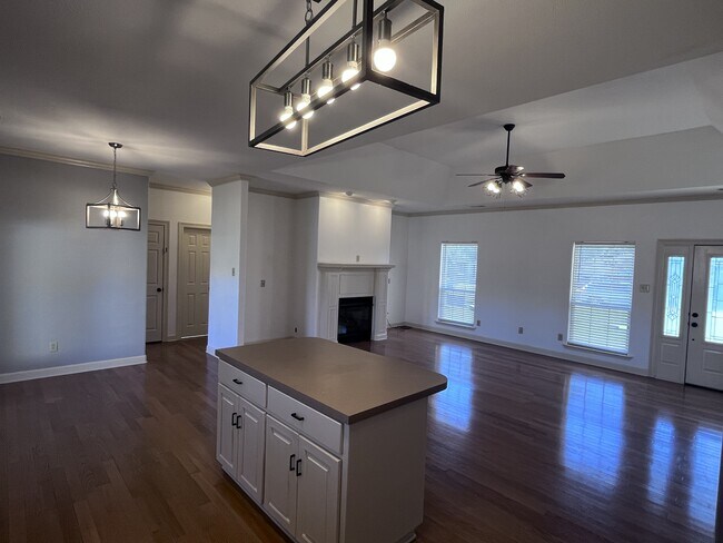 Building Photo - 29 Oak Crest Dr