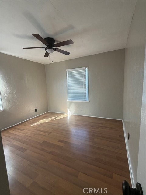 Building Photo - 558 N Vermont Ave