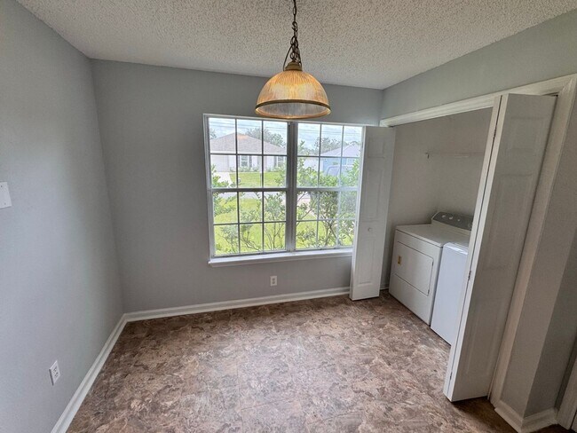 Building Photo - Nice 4/2 Home In Palm Coast