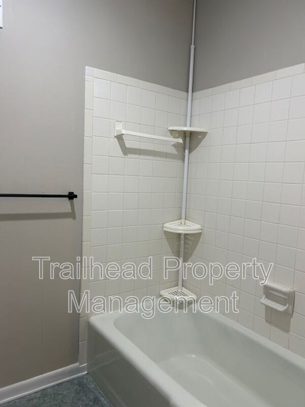 Building Photo - 1035 NW 70th Ct