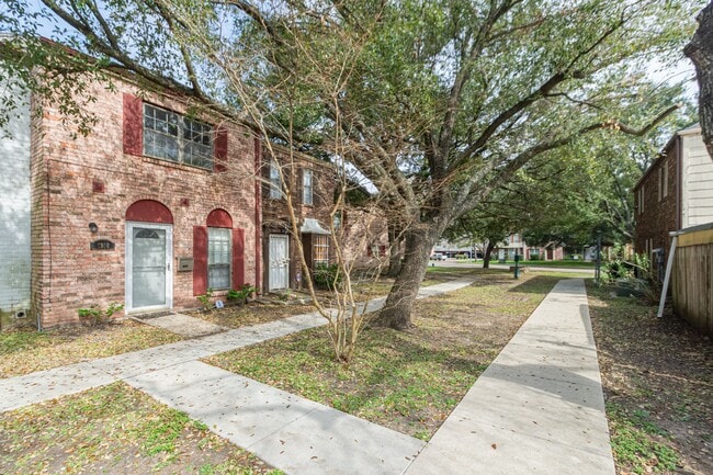 Primary Photo - 7950 Grove Ridge Dr