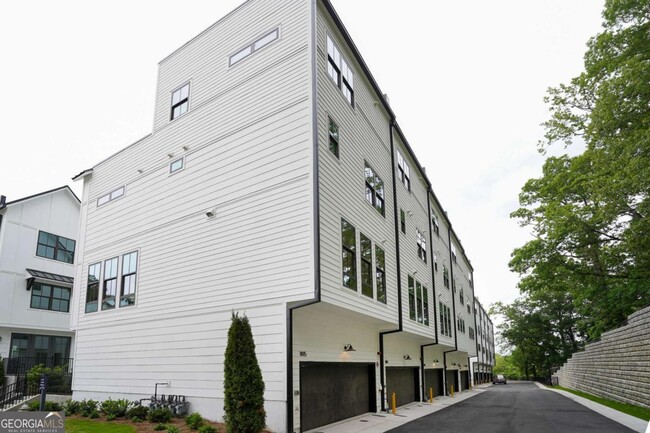 Building Photo - 1815 Gotham Ln NE