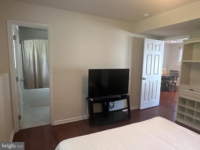 Building Photo - 22760 Taylor Ln