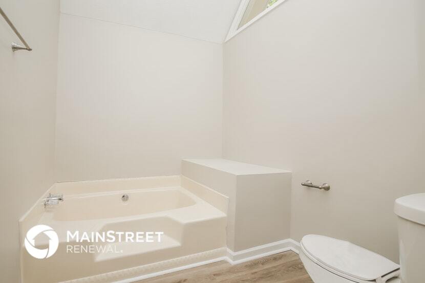 Building Photo - 2452 Clintwood Dr