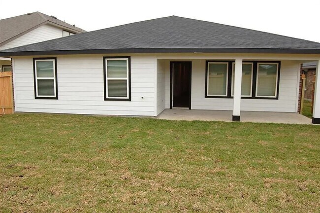 Building Photo - 7839 Murciana Dr