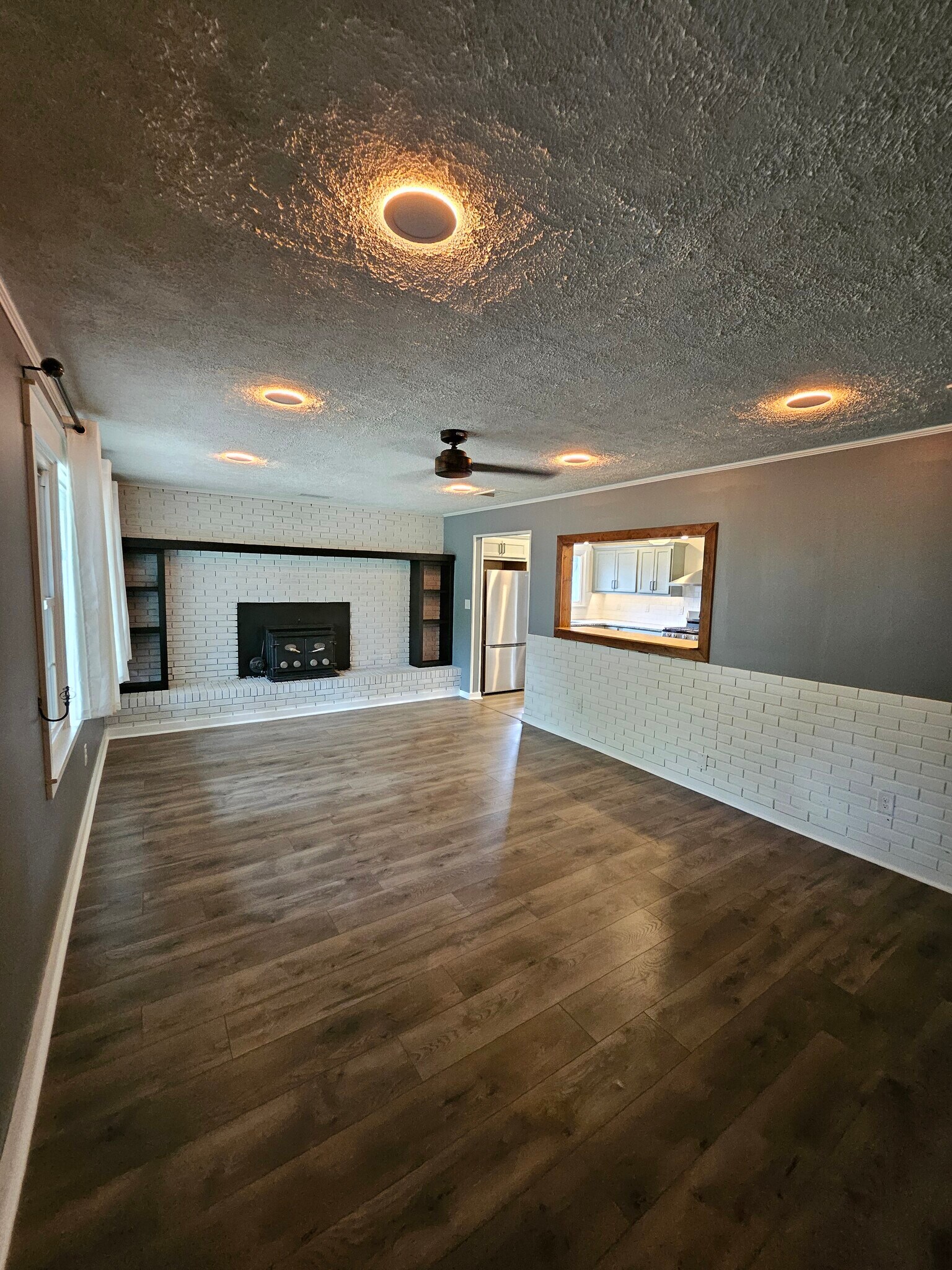 Building Photo - 6569 Graf Dr