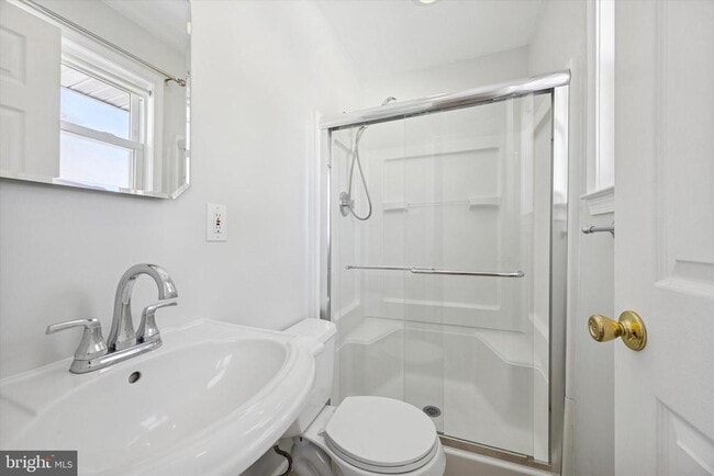 Building Photo - 318 Brentwood Ave