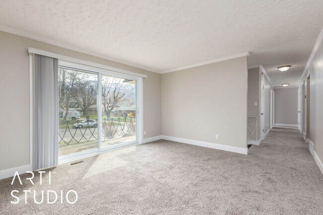 Building Photo - Move-In Ready! Beautiful 3-Bedroom Home in...