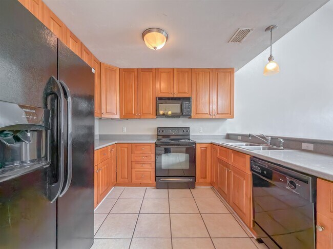 Building Photo - 3289 Sawtooth Dr