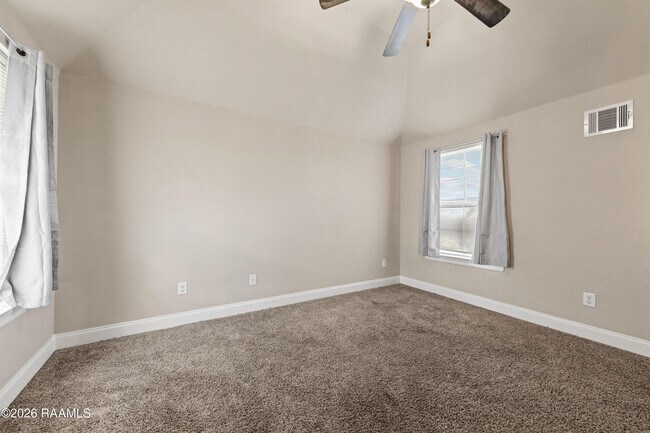 Building Photo - 101 Ace Ln