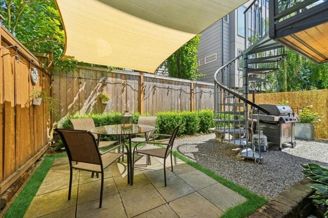 Building Photo - 2 bedroom in Seattle WA 98103