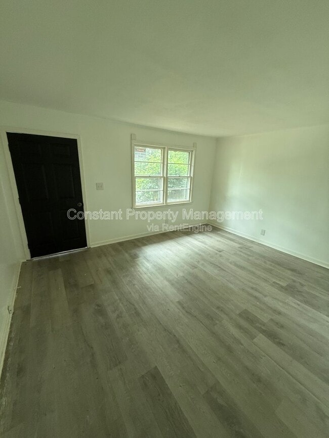 Building Photo - 4158 Log Cabin Dr