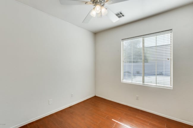 Building Photo - AVAILABLE NOW: Gorgeous 3 Bedroom 2 Bathro...