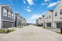 Building Photo - 318 Charlock St